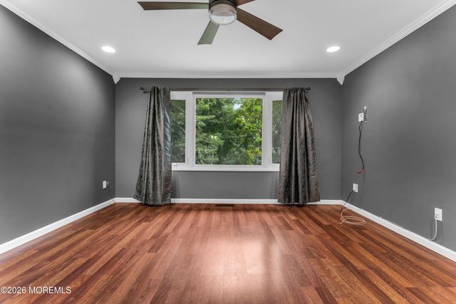 302 Cutty Court, Toms River, NJ 08753
