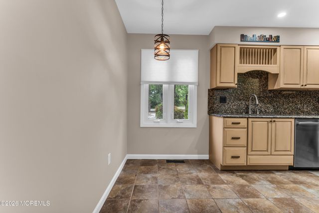 302 Cutty Court, Toms River, NJ 08753