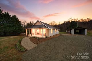 2027 Old Shelby Road, Hickory, NC 28602