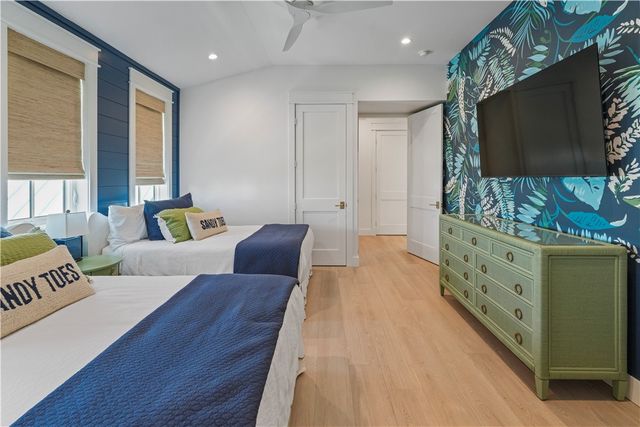 201 Laughter Lane, Port Aransas, TX 78373