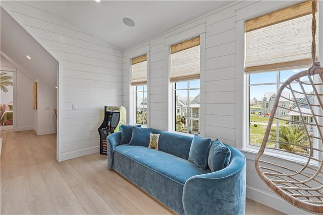 201 Laughter Lane, Port Aransas, TX 78373