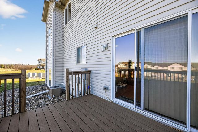 738 Baylee Place SW, Pine Island, MN 55963