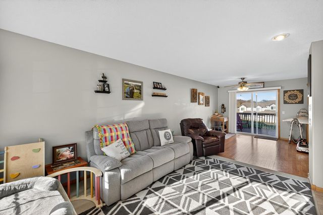 738 Baylee Place SW, Pine Island, MN 55963