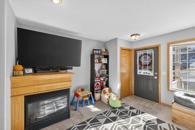 738 Baylee Place SW, Pine Island, MN 55963