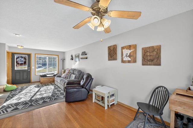 738 Baylee Place SW, Pine Island, MN 55963