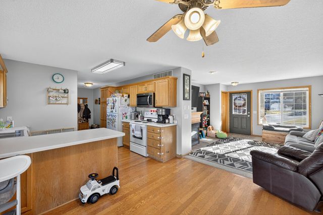 738 Baylee Place SW, Pine Island, MN 55963