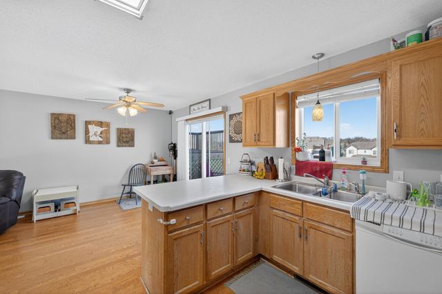 738 Baylee Place SW, Pine Island, MN 55963