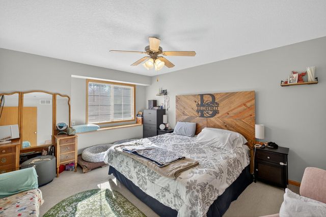 738 Baylee Place SW, Pine Island, MN 55963