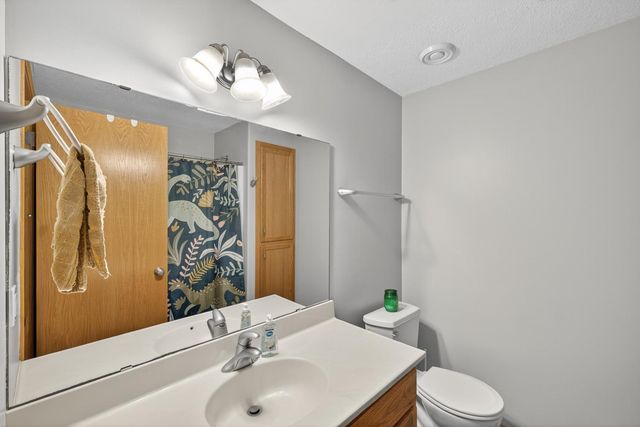 738 Baylee Place SW, Pine Island, MN 55963