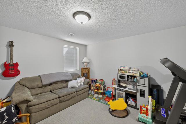 738 Baylee Place SW, Pine Island, MN 55963