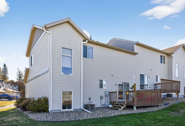 738 Baylee Place SW, Pine Island, MN 55963