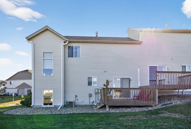 738 Baylee Place SW, Pine Island, MN 55963