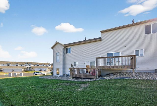 738 Baylee Place SW, Pine Island, MN 55963