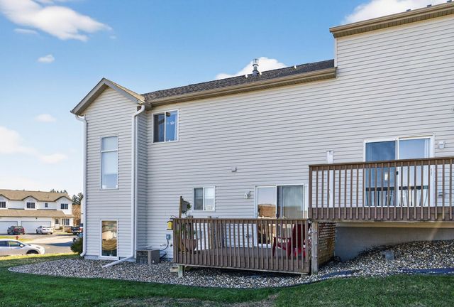 738 Baylee Place SW, Pine Island, MN 55963