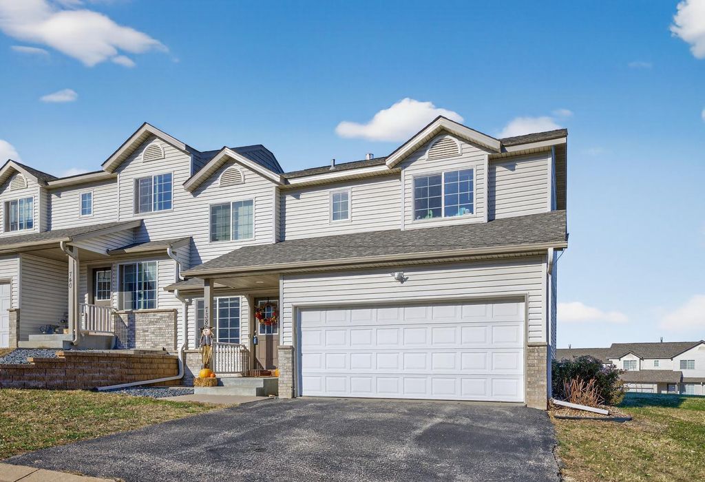 738 Baylee Place SW, Pine Island, MN 55963