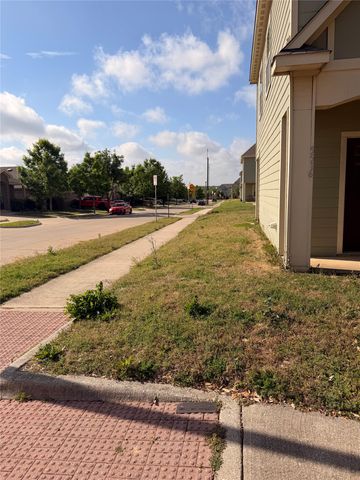5516 Del Rey Drive, Denton, TX 76208