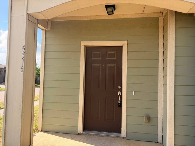 5516 Del Rey Drive, Denton, TX 76208