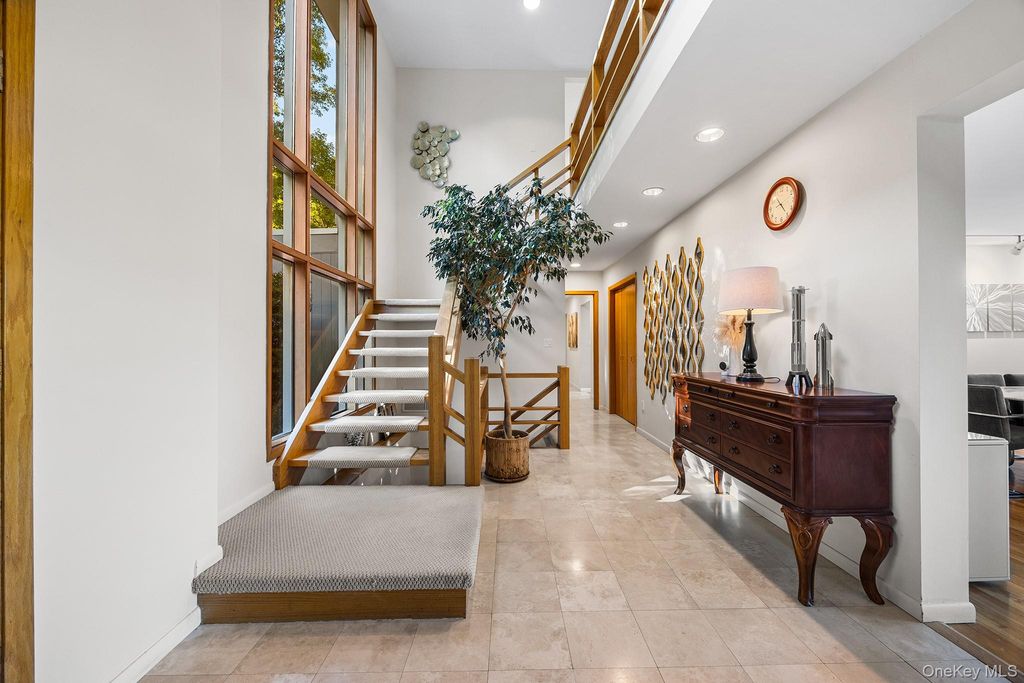 21 Kings Grant Way, Briarcliff Manor, NY 10510 — photo 2