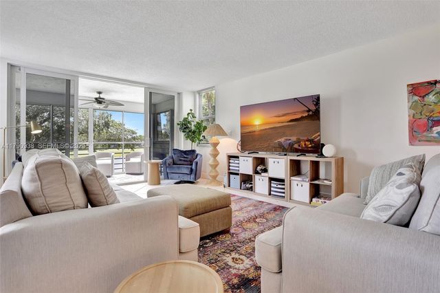 4020 W Palm Aire Drive 204, Pompano Beach, FL 33069