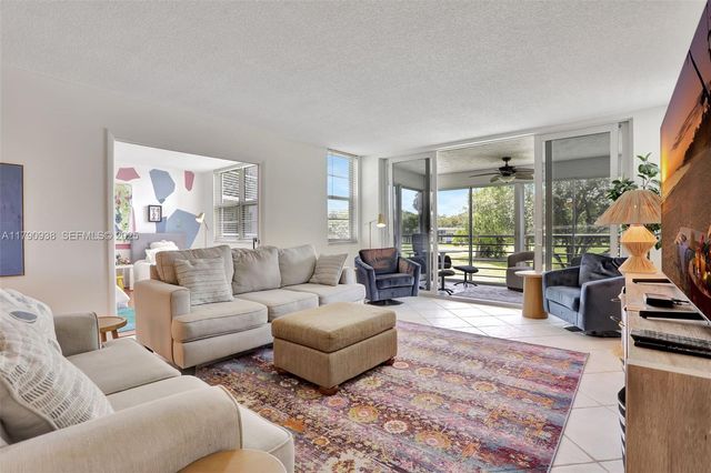 4020 W Palm Aire Drive 204, Pompano Beach, FL 33069