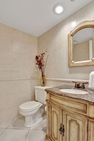 4020 W Palm Aire Drive 204, Pompano Beach, FL 33069
