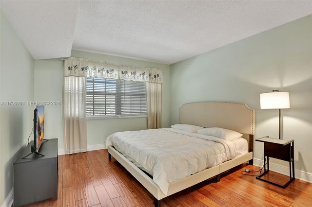 4020 W Palm Aire Drive 204, Pompano Beach, FL 33069