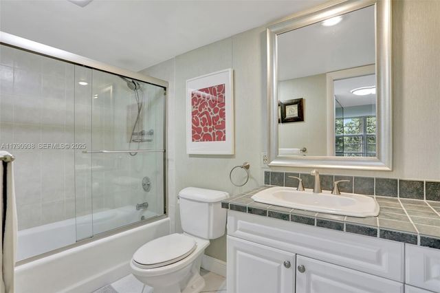 4020 W Palm Aire Drive 204, Pompano Beach, FL 33069