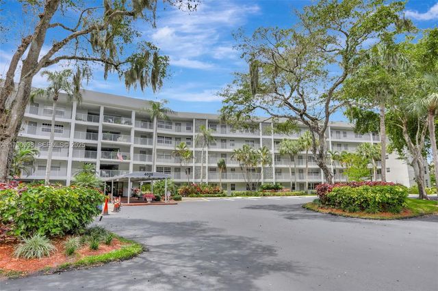 4020 W Palm Aire Drive 204, Pompano Beach, FL 33069