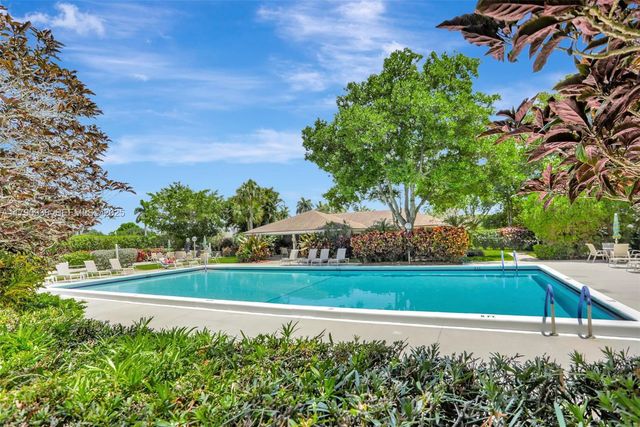 4020 W Palm Aire Drive 204, Pompano Beach, FL 33069