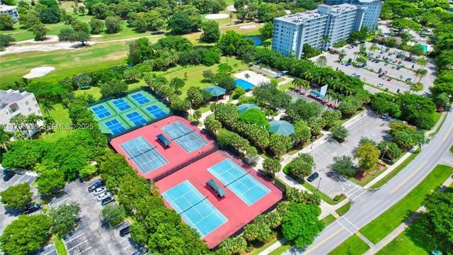 4020 W Palm Aire Drive 204, Pompano Beach, FL 33069