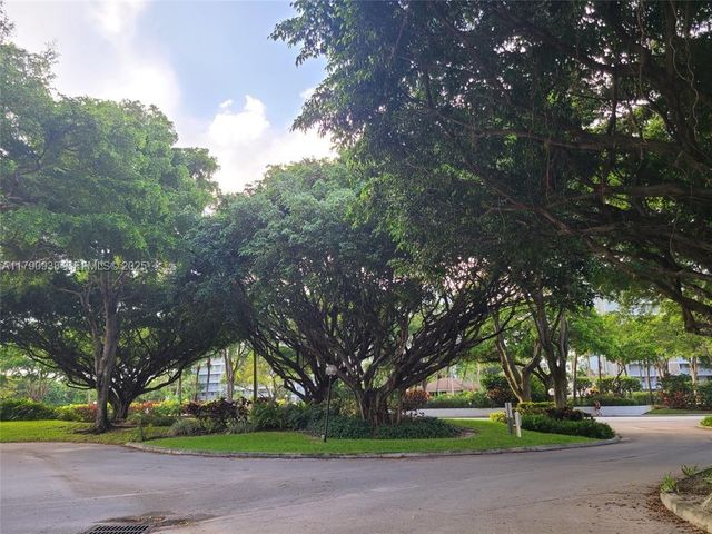 4020 W Palm Aire Drive 204, Pompano Beach, FL 33069