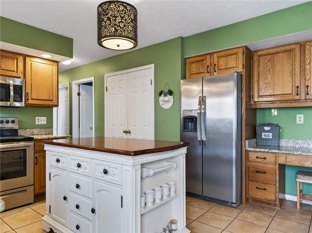 246 White Rabbit Trl Trail, Greece, NY 14612