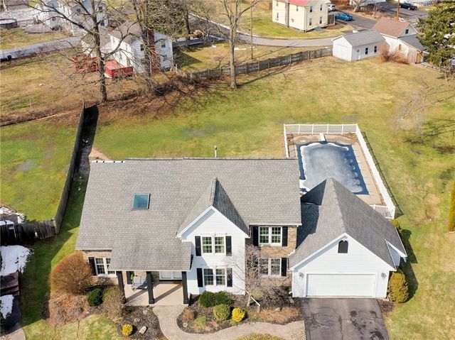 246 White Rabbit Trl Trail, Greece, NY 14612