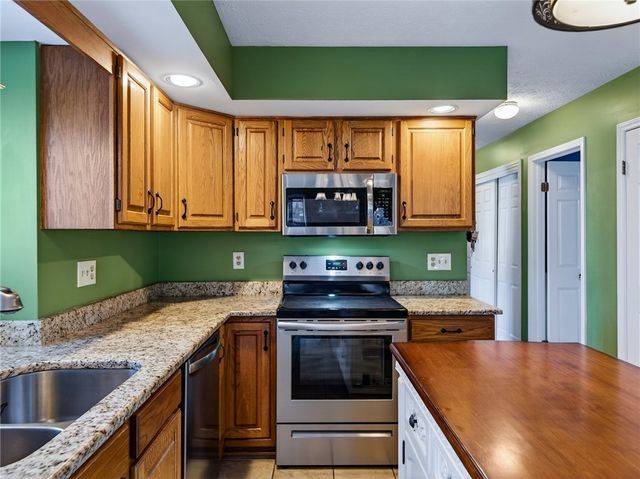 246 White Rabbit Trl Trail, Greece, NY 14612