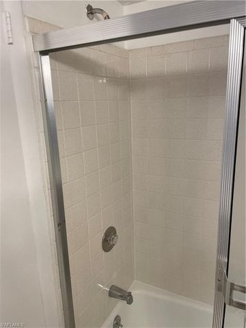 4906 Victoria DR 313, Cape Coral, FL 33904