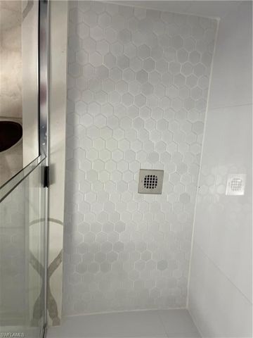 4906 Victoria DR 313, Cape Coral, FL 33904