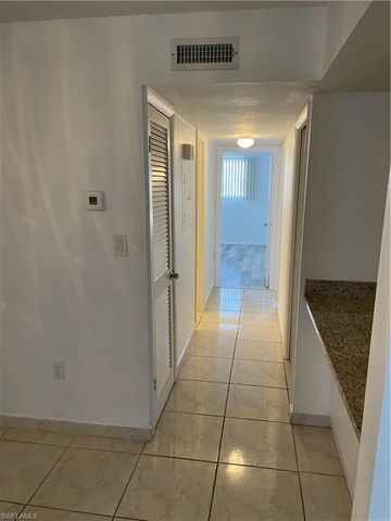 4906 Victoria DR 313, Cape Coral, FL 33904