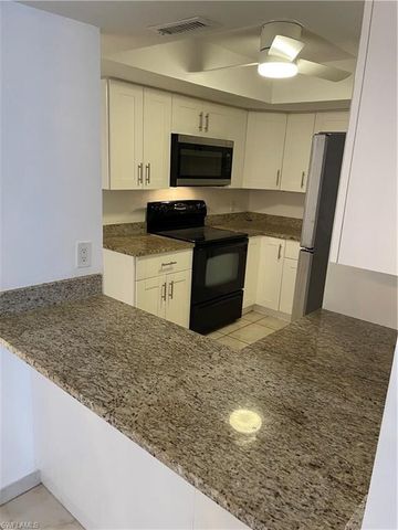 4906 Victoria DR 313, Cape Coral, FL 33904