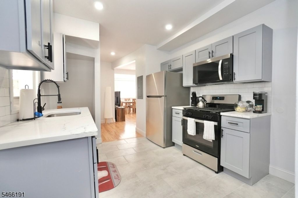 189 Summit Cross, Rutherford Boro, NJ 07070 — photo 5