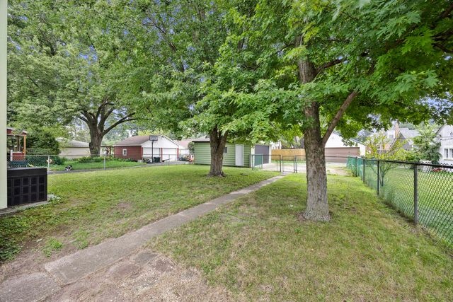 17949 Escanaba Avenue, Lansing, IL 60438