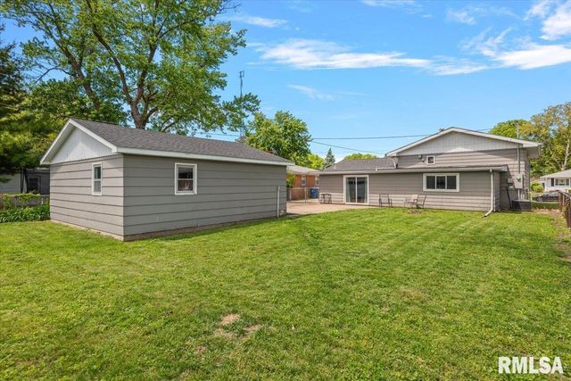 2128 BLACKHAWK Road, Springfield, IL 62702