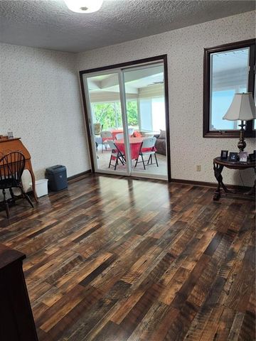 28200 S Grand River Road, Freeman, MO 64746