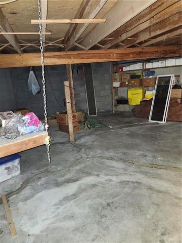 28200 S Grand River Road, Freeman, MO 64746