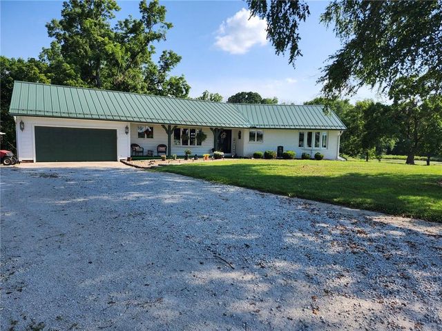 28200 S Grand River Road, Freeman, MO 64746