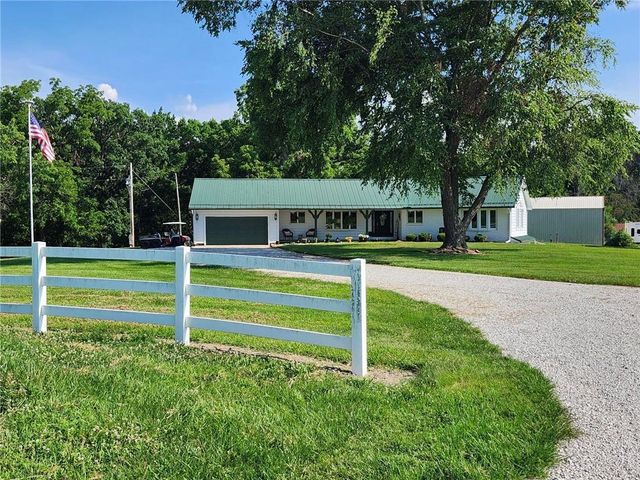 28200 S Grand River Road, Freeman, MO 64746