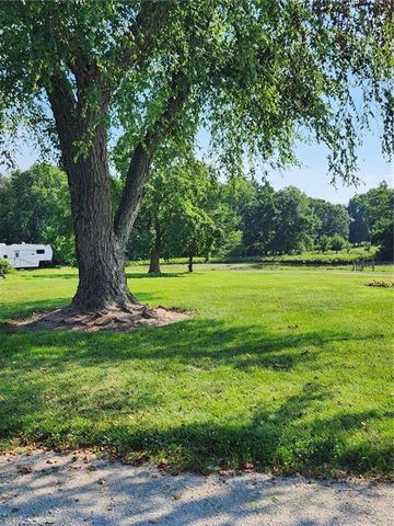 28200 S Grand River Road, Freeman, MO 64746