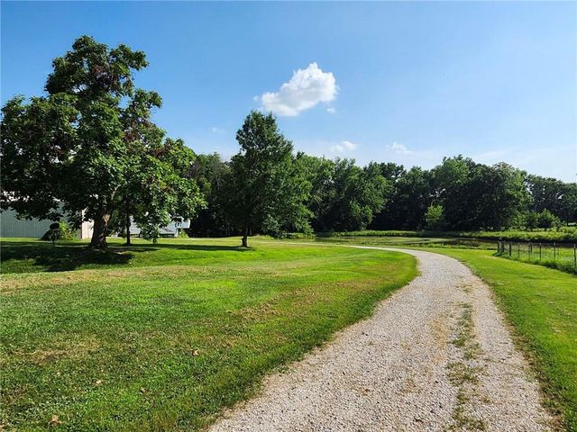 28200 S Grand River Road, Freeman, MO 64746