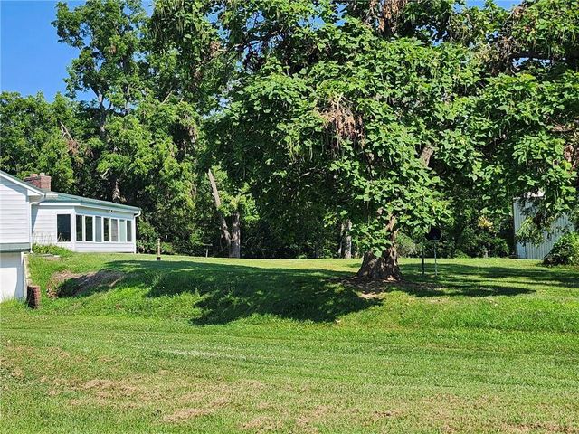 28200 S Grand River Road, Freeman, MO 64746