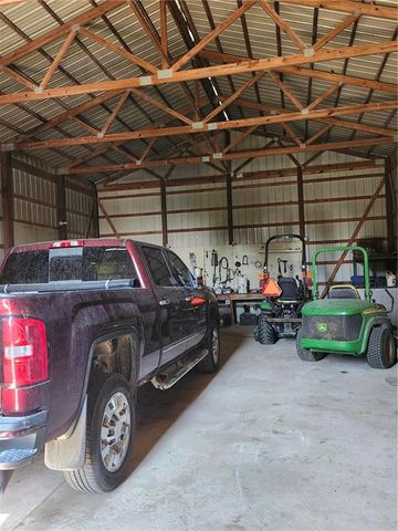 28200 S Grand River Road, Freeman, MO 64746