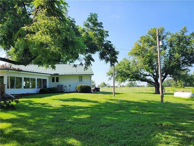28200 S Grand River Road, Freeman, MO 64746